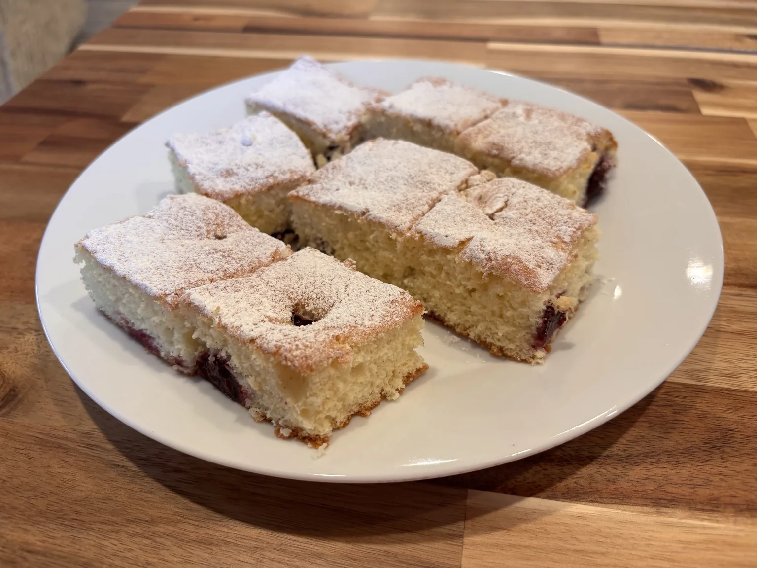 Powdered fruit cake squares